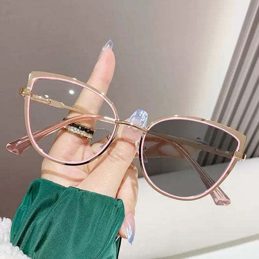 New 2026 Cat eye Photochromic Glasses For Women (Trendy)