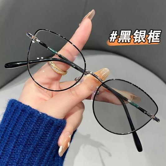 Cat-Eye Color Changing Photochromic Glass