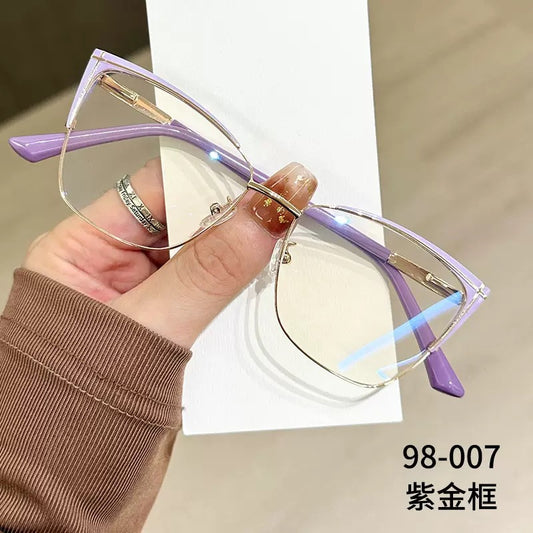 Female Photochromic Cat eyes