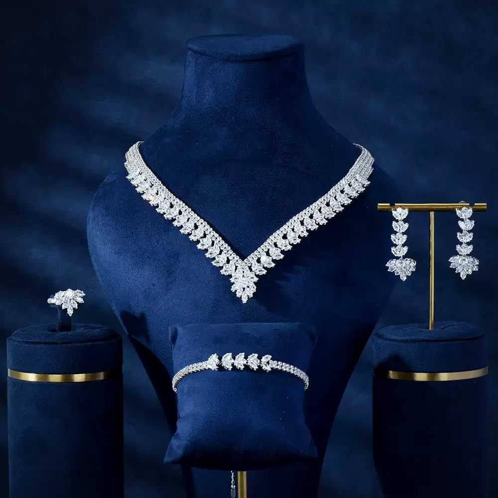 Niche Design Hypoallergenic Zircon Jewelry Four-Piece Set