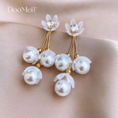 Elegant Pearl Blossom Dangle Earrings