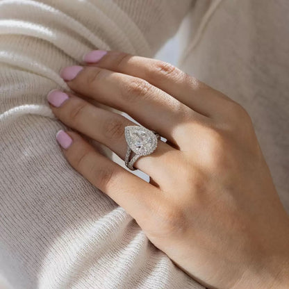 Water Drop Zircon Ring Sparkling Pear-Shaped Simulation Women's Diamond Ring Micro-Paved Zircon